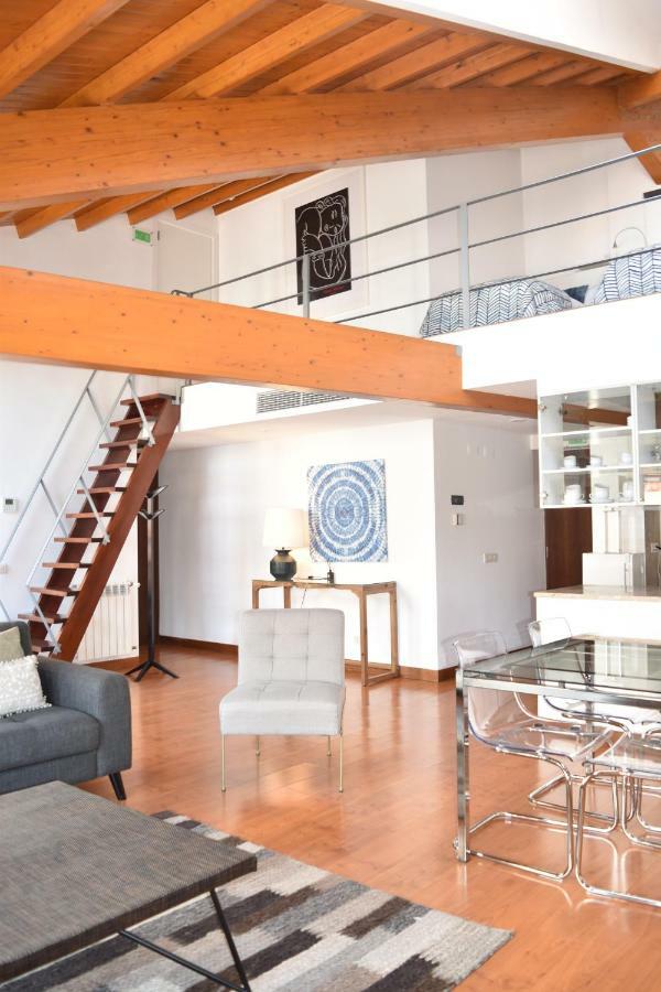 Architect-Designed Loft In A Historic Hilltop Neighborhood リスボン エクステリア 写真