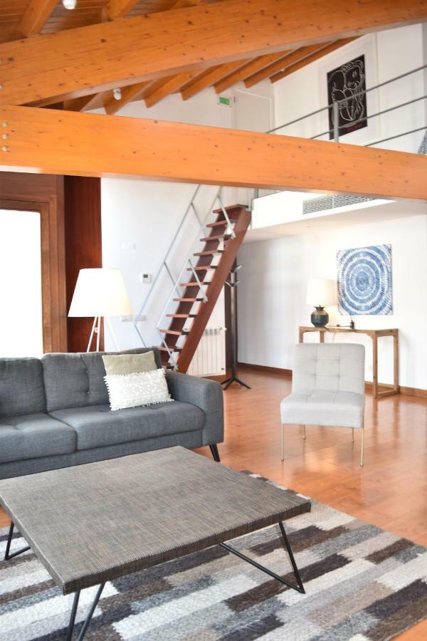 Architect-Designed Loft In A Historic Hilltop Neighborhood リスボン エクステリア 写真